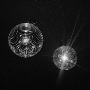 穿着紧身牛仔裤黑丝袜少妇三级片
